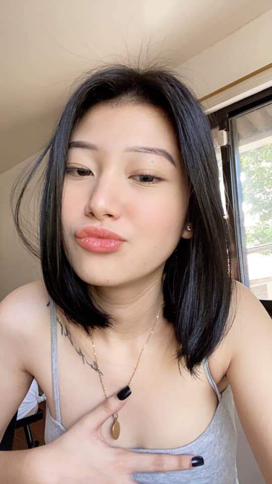 Diễn giải cốt truyện sườn xám ~ Bộ ngực lớn đầy đặn của cô kỹ thuật viên đẩy ngực cho khách hàng, để lộ mặt, thổi kèn, đeo vòng ngực, liếm núm vú, thủ dâm và quan hệ tình dục không dùng bao cao su...